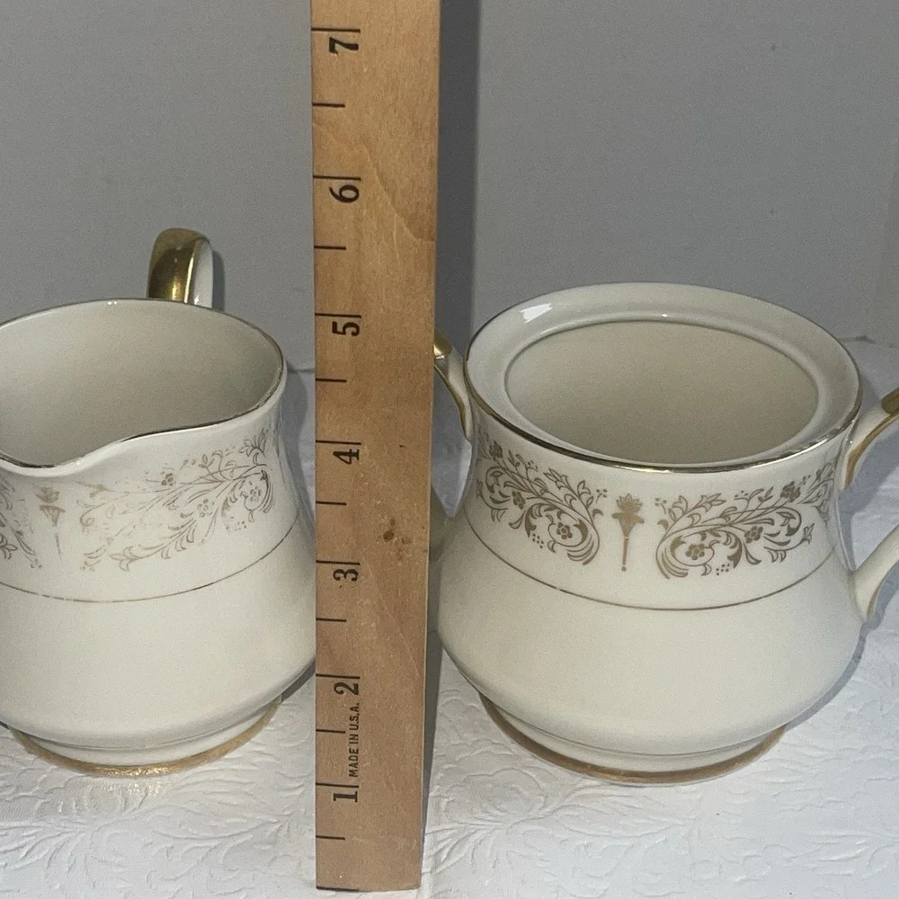 Royal Castle Legacy Floral Pattern Creamer & Sugar Bowl(No Lid) Victorian